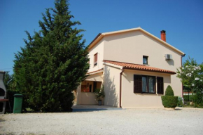Apartment 3M, Pula